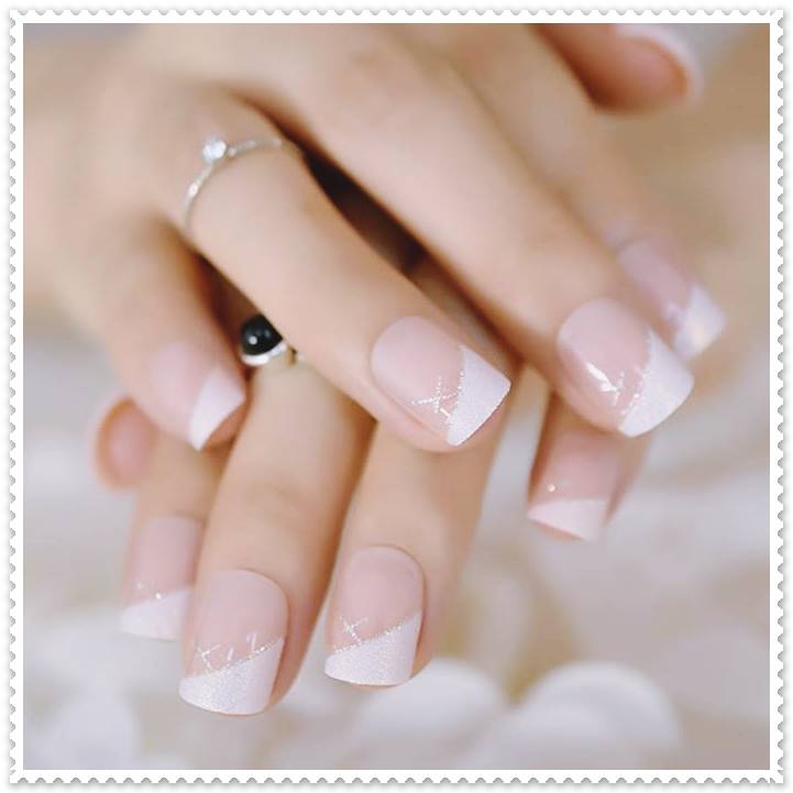 simple nails trends white nail art