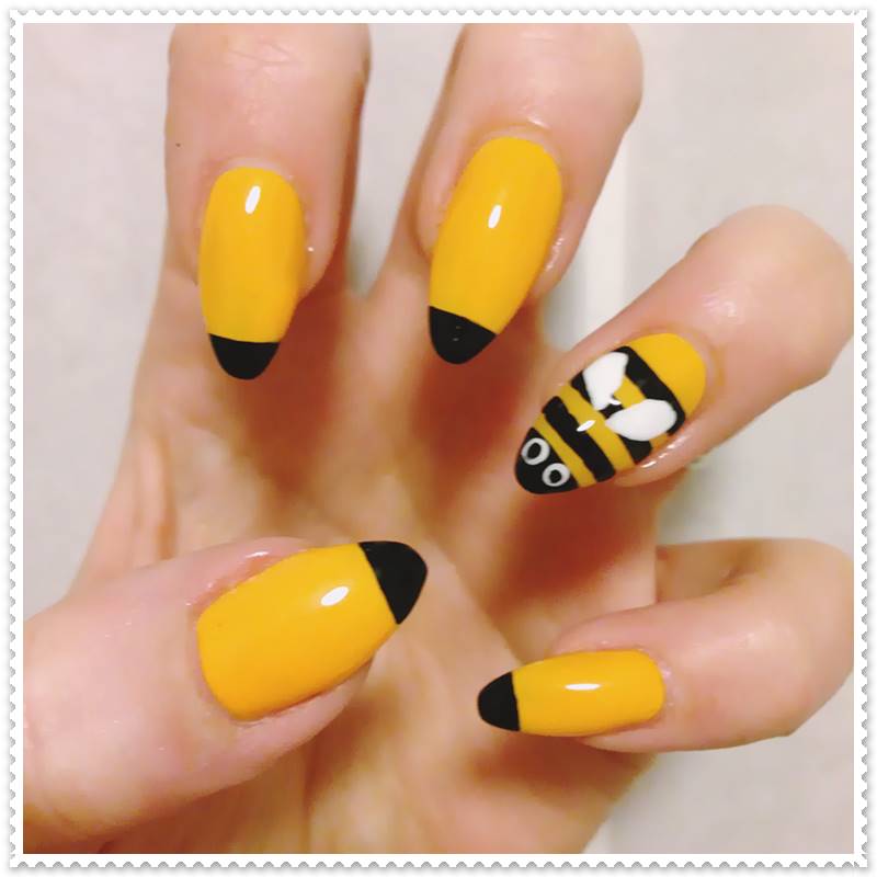 Bee Nails Design & Ideas Pictures - Bee Nails 2021 | Fancy Nail Art