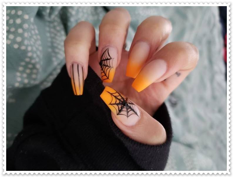 spiderwebs-nailart - Orange Halloween Nails