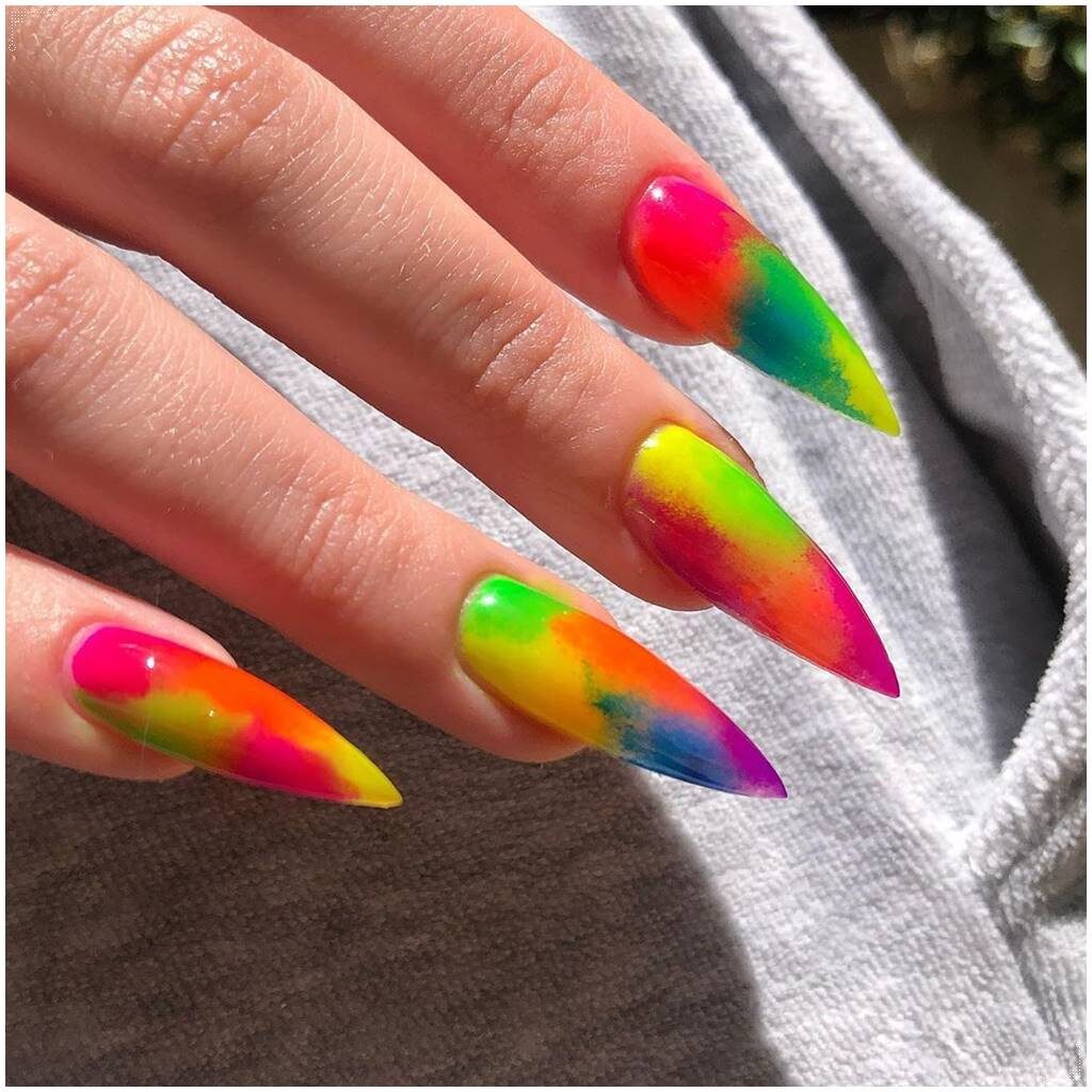 colorful nails 2023