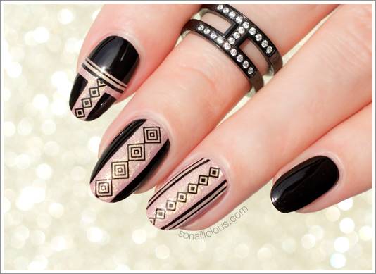 black-and-gold-nails-nail-tattoo design